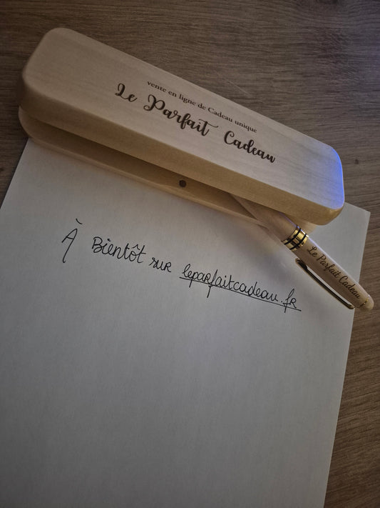 Stylo et boîte en bois personnalisable Le Parfait Cadeau